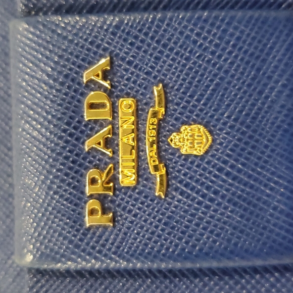 Prada Saffiano Bow Zip-Around Wallet - Picture 5 of 5